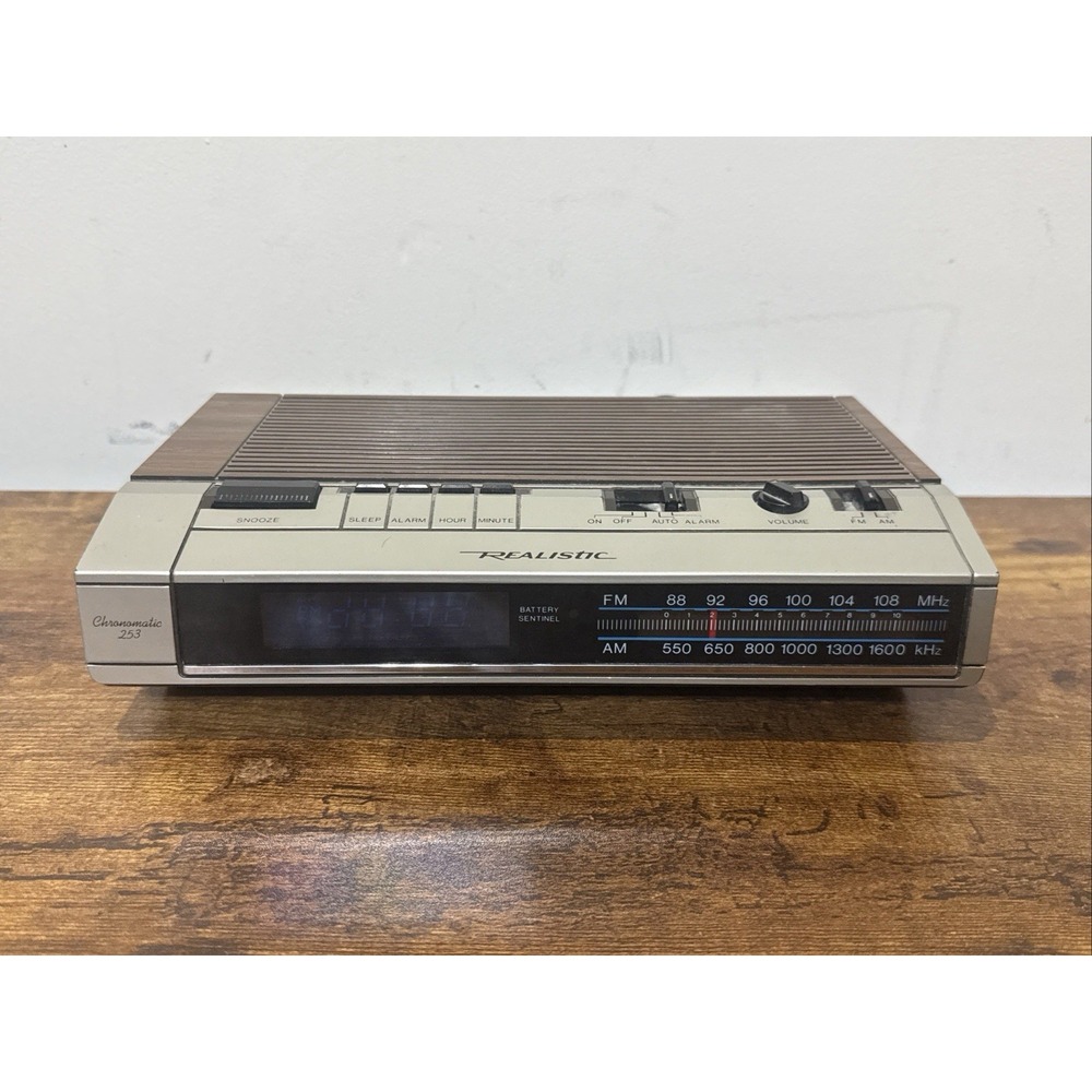 Realistic Chronomatic 253 Vintage Digital Alarm Clock AM FM Radio Model 12-1561